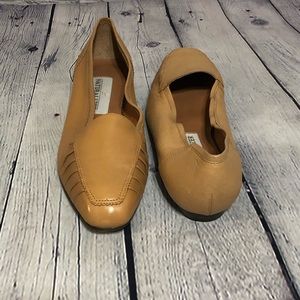 Naturalizer flats
